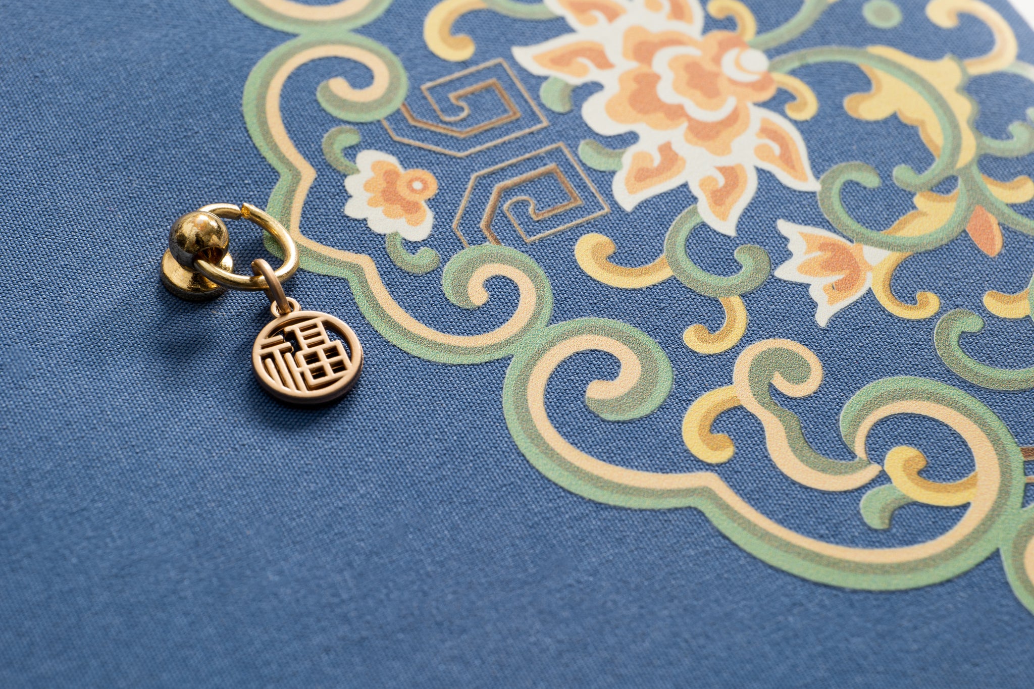 THE CHINESE KNOT INDIGO | Linen Wedding Album with Presentation Box